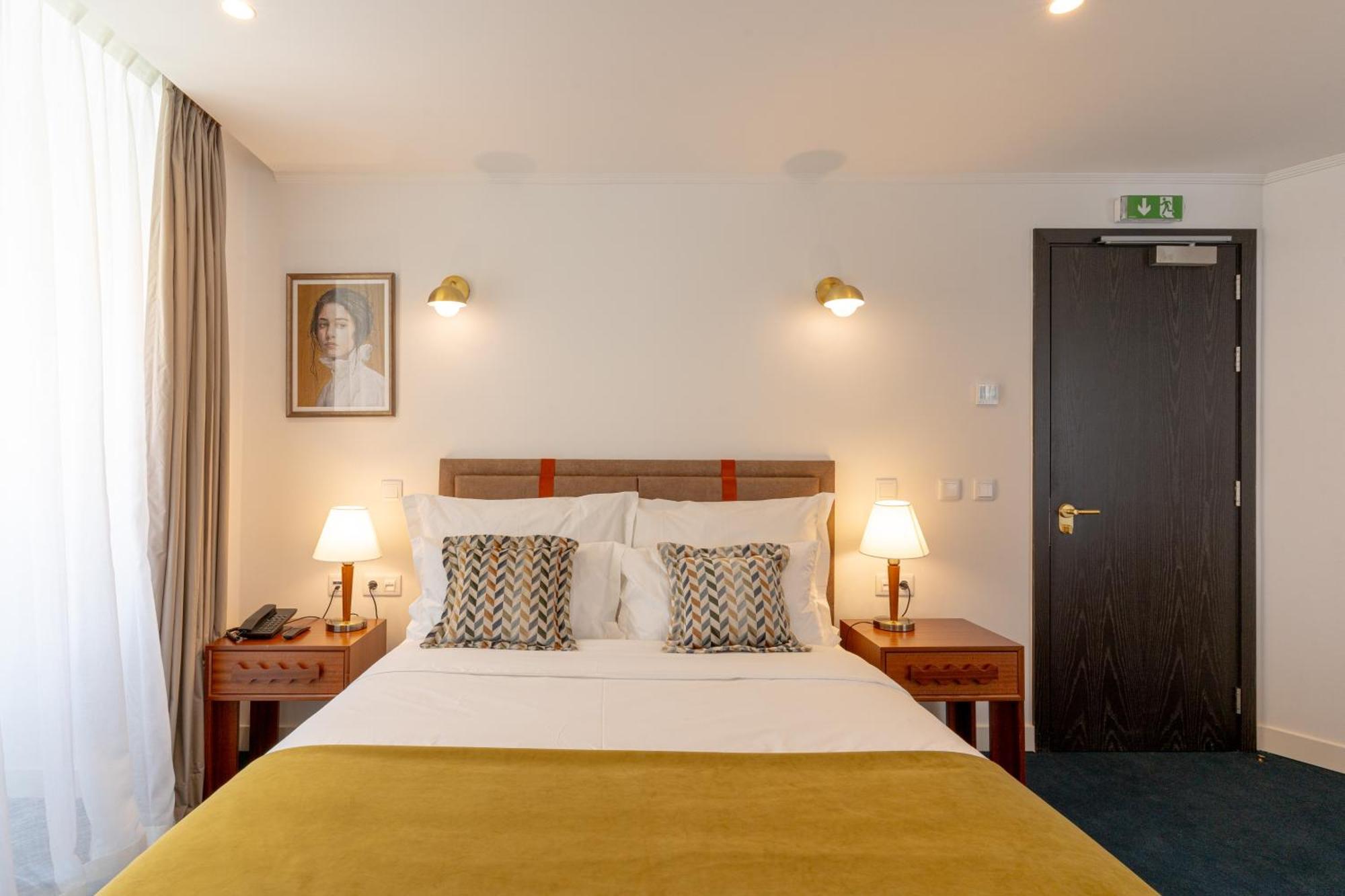 Westlight Lisboa Madalena Hotel Exterior photo