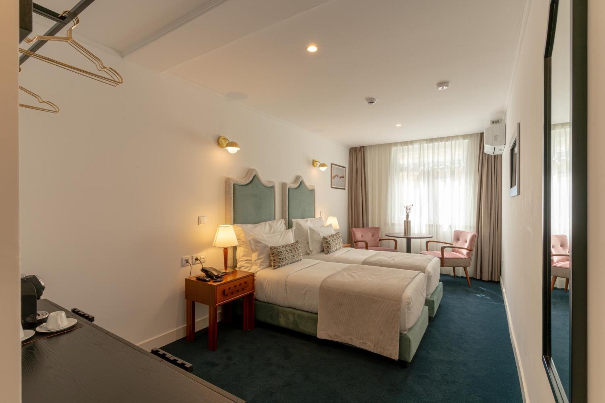 Westlight Lisboa Madalena Hotel Exterior photo